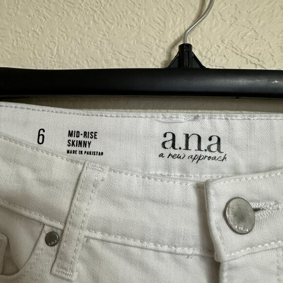 Ana, Mid-Rise, Skinny Jeans, Size 6 - Picture 4 of 4